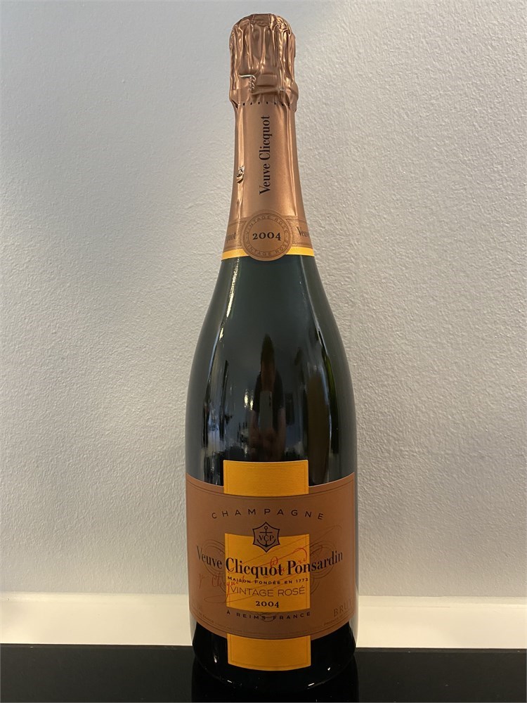 Veuve Clicquot Ponsardin Champagne Brut Rosé Vintage 2004