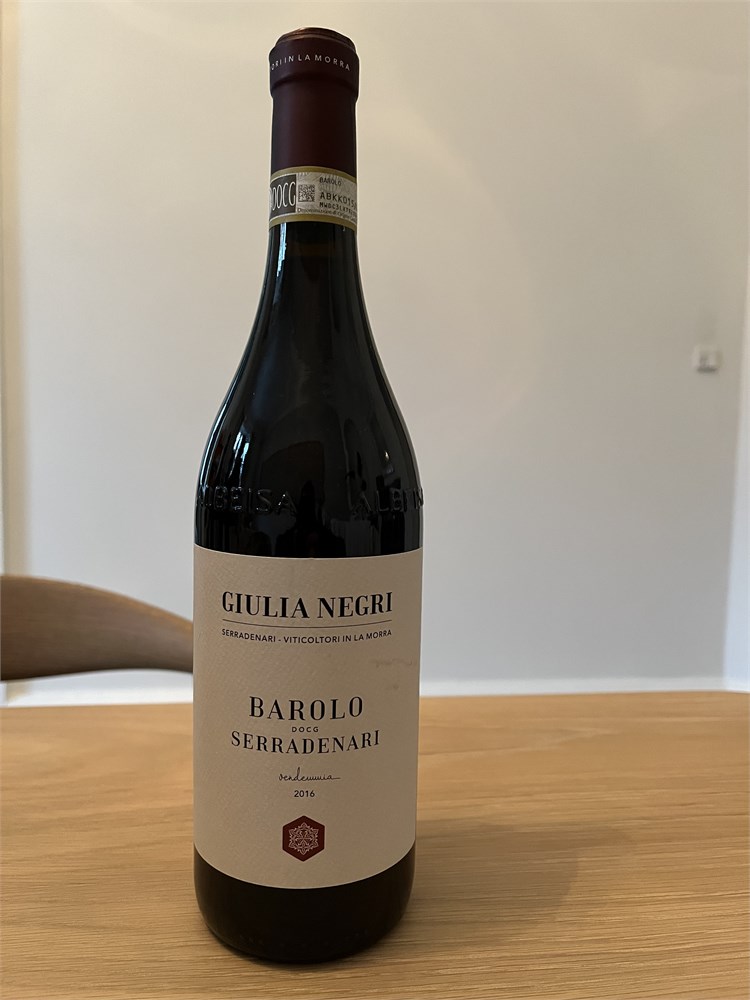 Giulia Negri Barolo Serradenari 2016